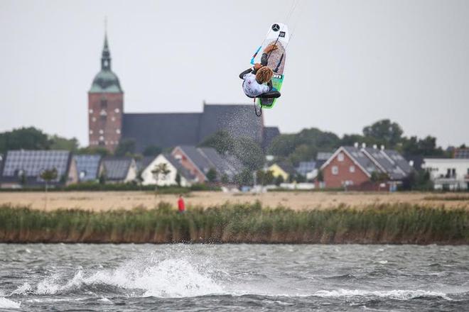 Matchu was pushing for his second final in as many days but it was not to be – GKA Kite-Surf World Tour ©  Joern Pollex